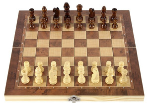 Pouze nyní získáte výjimečný dárek – velké dřevěné šachy zcela ZDARMA